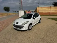 Usado Peugeot 206 70 CV (51 kW) 2009 Blanco Berlina