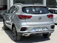 Usado MG ZS Luxury 106 CV (77 kW) 2024 Gris / plata SUV