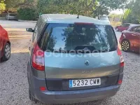 Usado Renault Scénic Dynamique 115 CV (84 kW) 2003 Verde Monovolumen