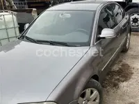Usado VW Passat Edition 130 CV (95 kW) 2005 Gris / plata Berlina
