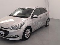 Usado Hyundai i20 GO! 75 CV (55 kW) 2015 Gris / plata Berlina