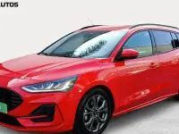 Usado Ford Focus ST-Line 155 CV (114 kW) 2024 Rojo Familiar