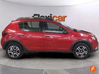 Usado Dacia Sandero Essentiel 90 CV (66 kW) 2018 Rojo Utilitario