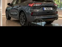 Usado Ford Kuga ST-Line 225 CV (165 kW) 2023 Verde SUV