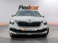 Usado Skoda Kamiq Ambition 110 CV (80 kW) 2021 Blanco SUV