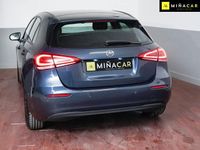 Usado Mercedes A180 116 CV (85 kW) 2021 Azul Utilitario