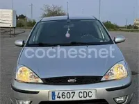 Usado Ford Focus Ambiente 90 CV (66 kW) 2002 Gris / plata Berlina