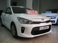 Usado Kia Rio 84 CV (61 kW) 2017 Blanco Berlina