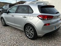 Usado Hyundai i30 136 CV (100 kW) 2018 Gris Berlina