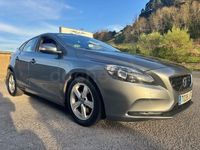 Usado Volvo V40 Kinetic 115 CV (84 kW) 2015 Gris / plata Berlina