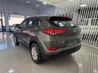 Usado Hyundai Tucson 114 CV (83 kW) 2017 Gris SUV