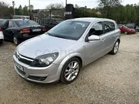 Usado Opel Astra Enjoy 100 CV (73 kW) 2005 Gris / plata Berlina