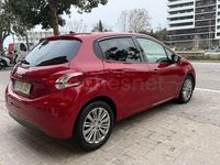 Usado Peugeot 208 Style 100 CV (73 kW) 2017 Granate Utilitario