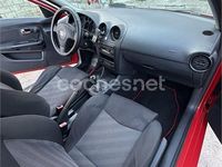 Usado Seat Ibiza 100 CV (73 kW) 2004 Rojo Utilitario