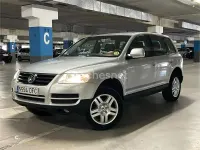 Usado VW Touareg 220 CV (161 kW) 2004 Gris / plata SUV