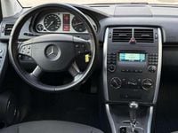 Usado Mercedes B170 116 CV (85 kW) 2008 Plateado Monovolumen