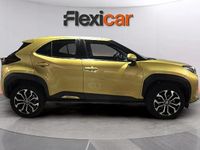 Usado Toyota Yaris Hybrid Active 116 CV (85 kW) 2024 Amarillo