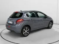 Usado Peugeot 208 Allure 100 CV (73 kW) 2015 Gris / plata Utilitario