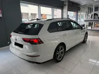 Usado VW Golf VIII R-line 150 CV (110 kW) 2022 Blanco Familiar