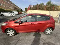Usado Ford Fiesta Trend 82 CV (60 kW) 2009 Rojo Berlina