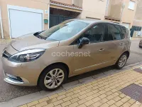 Usado Renault Scénic III Bose Edition 110 CV (80 kW) 2016 Beige Monovolumen