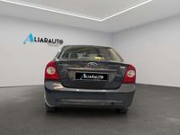 Usado Ford Focus Trend 109 CV (80 kW) 2009 Gris Utilitario