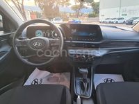Usado Hyundai i20 100 CV (73 kW) 2025 Verde Berlina