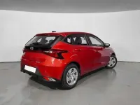 Usado Hyundai i20 84 CV (61 kW) 2022 Rojo Utilitario