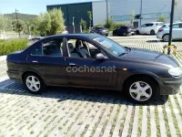 Usado Nissan Almera 114 CV (83 kW) 2001 Negro Berlina