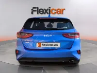 Usado Kia Ceed 136 CV (100 kW) 2023 Azul Utilitario