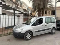 Usado Peugeot TePee 90 CV (66 kW) 2011 Gris Van