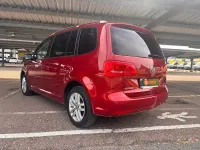 Usado VW Touran Advance 110 CV (80 kW) 2015 Rojo Monovolumen