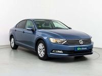 Usado VW Passat Edition 120 CV (88 kW) 2018 Azul Berlina