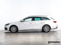 Usado Seat Leon Style 115 CV (84 kW) 2022 Blanco Familiar