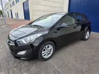Usado Hyundai i30 GLS 90 CV (66 kW) 2013 Negro Utilitario