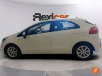 Usado Kia Rio 84 CV (61 kW) 2016 Blanco Utilitario