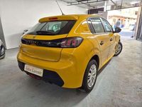Usado Peugeot 208 75 CV (55 kW) 2022 Amarillo Utilitario