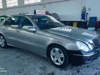 Usado Mercedes E270 Avantgarde 177 CV (130 kW) 2005 Marrón Berlina