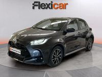 Usado Toyota Yaris Hybrid Plus 117 CV (86 kW) 2022 Gris Berlina
