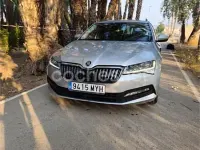 Usado Skoda Superb Ambition 150 CV (110 kW) 2022 Gris / plata Familiar