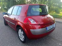 Usado Renault Mégane II Dynamique 98 CV (72 kW) 2003 Rojo Berlina