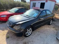 Usado Mercedes C270 Elegance 170 CV (125 kW) 2001 Azul Berlina