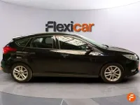 Usado Ford Focus Trend+ 125 CV (91 kW) 2017 Negro Berlina