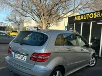 Usado Mercedes B180 109 CV (80 kW) 2008 Gris / plata Monovolumen