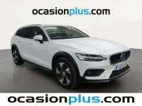 Begagnad Volvo V60 CC 190 HK (139 kW) 2019 Vit Kombi