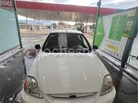 Usado Kia Rio 75 CV (55 kW) 2003 Blanco Berlina