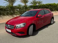 Usado Mercedes A180 Style 109 CV (80 kW) 2015 Rojo Utilitario