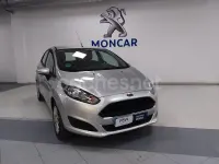 Usado Ford Fiesta Trend 100 CV (73 kW) 2016 Gris / plata Utilitario