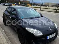 Usado Renault Mégane Authentique 100 CV (73 kW) 2009 Negro Berlina