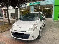 Usado Renault Clio 75 CV (55 kW) 2011 Blanco Familiar